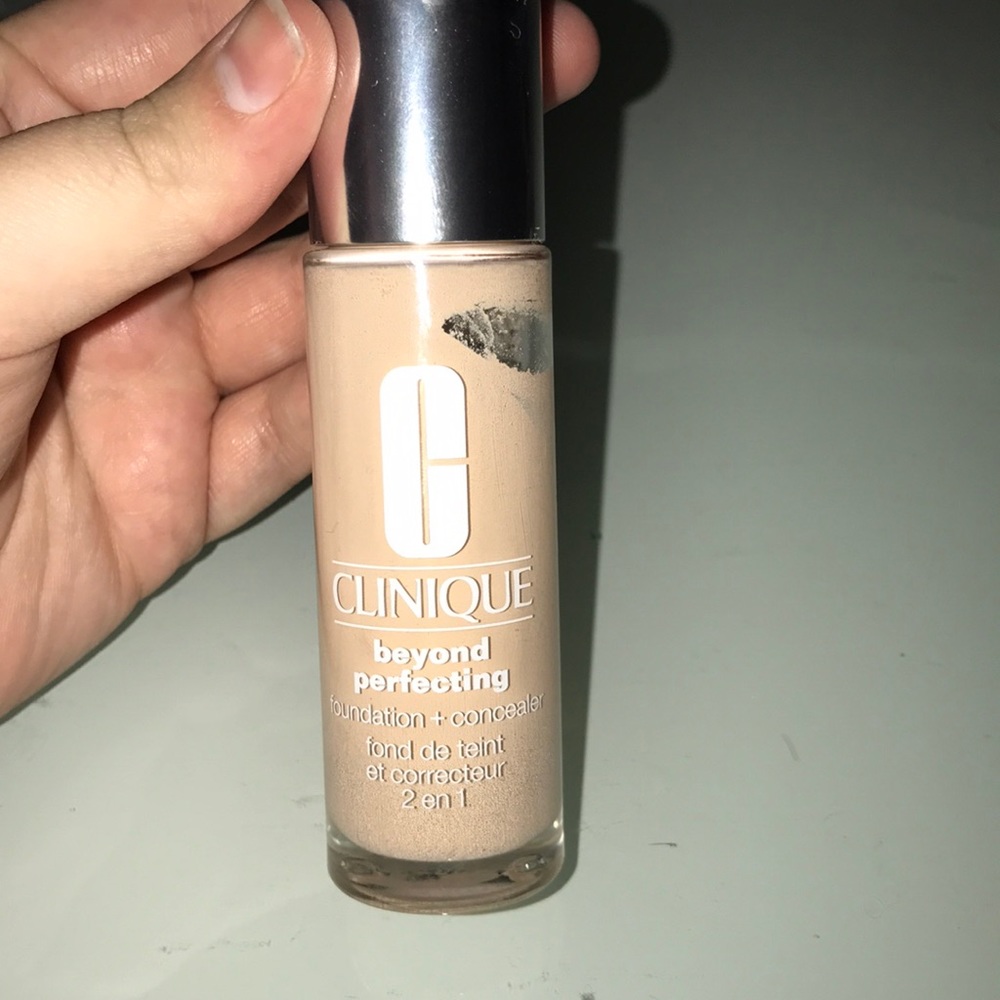 Clinique Beyond Perfecting Foundation